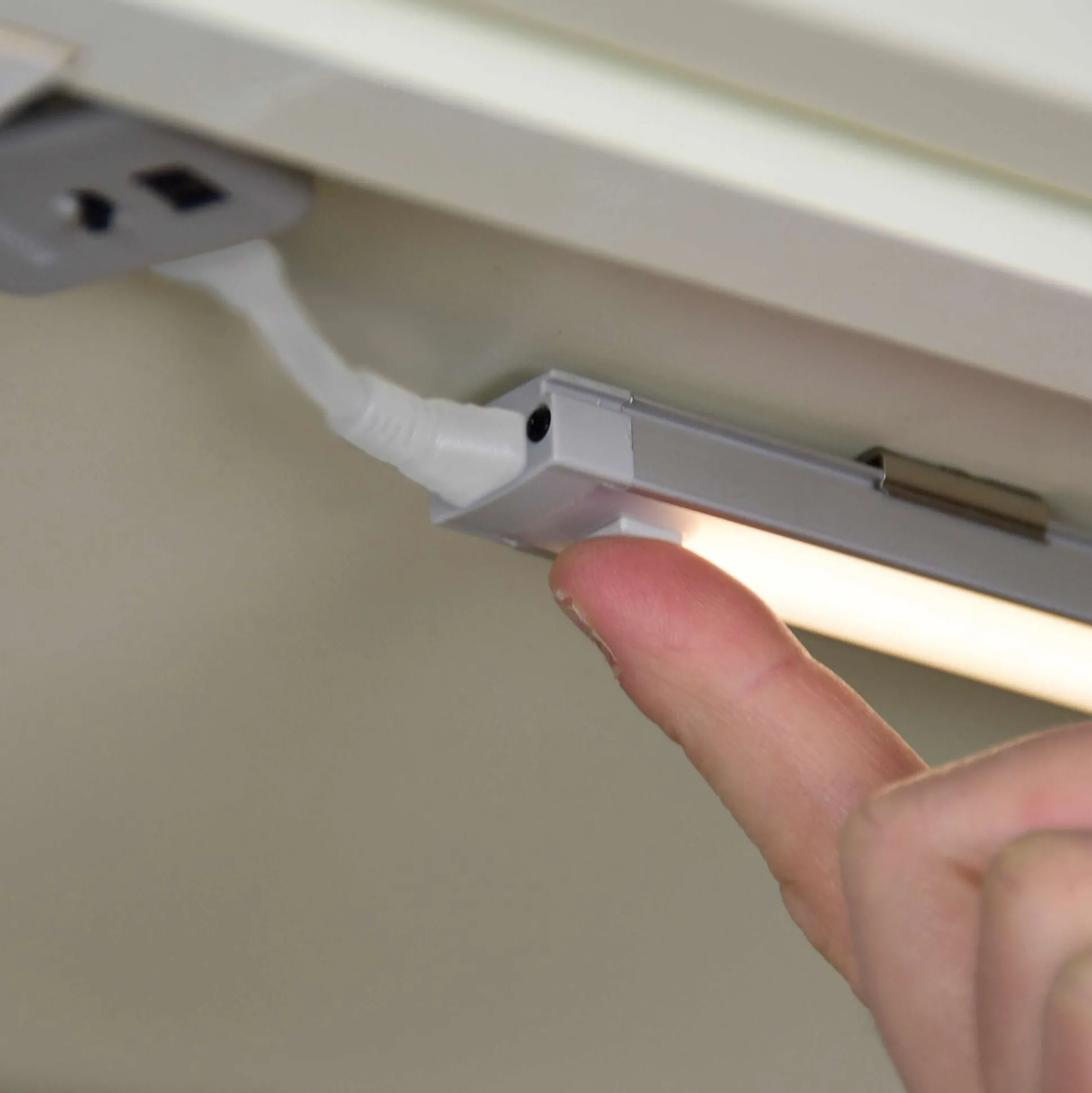 2-Bar LED Under Cabinet Lighting Kit Natural Daylight, 12"
