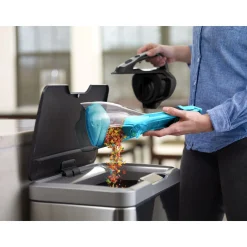 dustbuster® detailer™ Cordless Hand Vacuum
