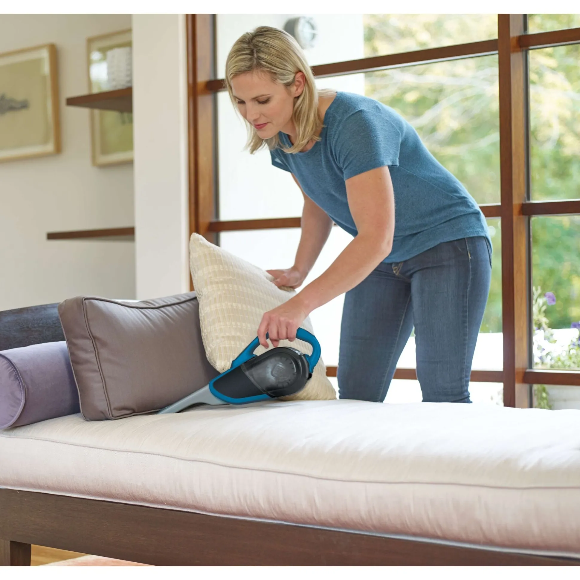 dustbuster® Hand Vacuum (Deep Ocean Blue + Base Charger with SMARTECH™)