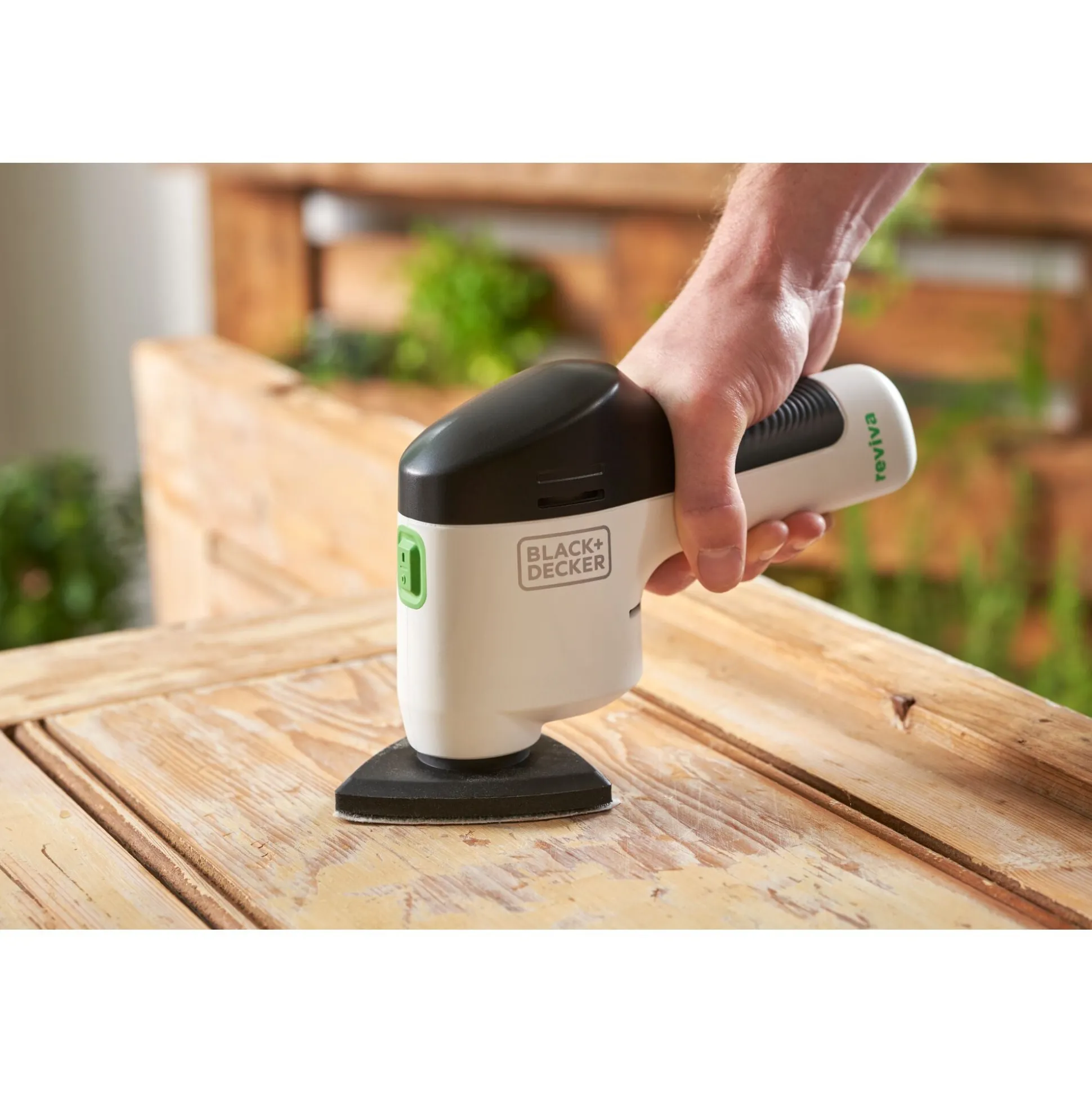 reviva™ 12V MAX* Cordless Detail Sander with Charger