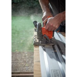 20V MAX* POWERCONNECT™ Cordless Brushless 6-1/2 in. Circular Saw Kit (Battery & Charger Included)