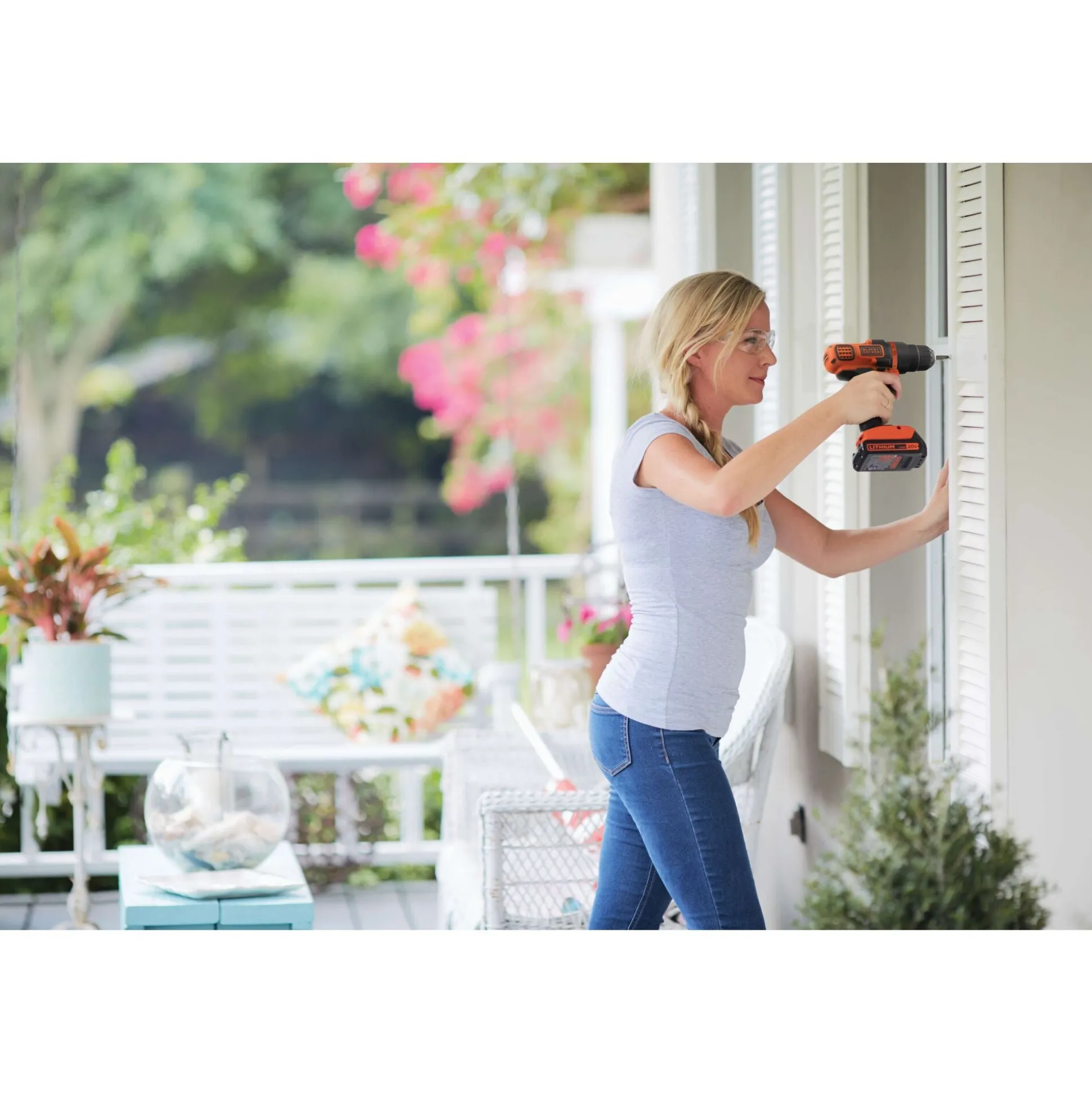 20V MAX* POWERCONNECT™ Cordless 4-Tool Combo Kit: Drill/Driver, Circular Saw, MOUSE™ Detail Sander and Light, Battery and Charger Included