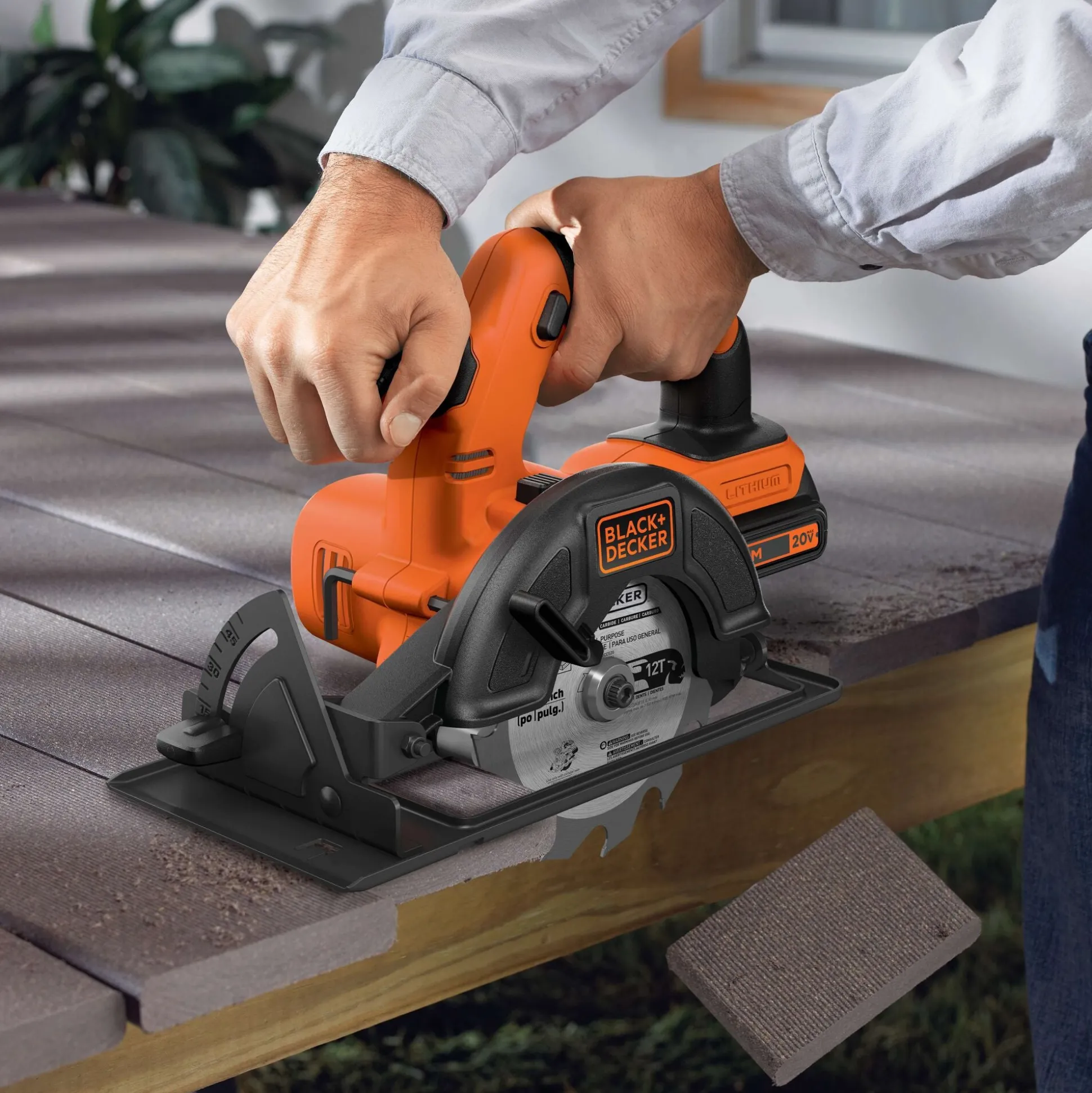 20V MAX* POWERCONNECT™ Cordless 4-Tool Combo Kit: Drill/Driver, Circular Saw, MOUSE™ Detail Sander and Light, Battery and Charger Included