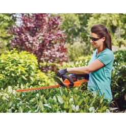 20V MAX* POWERCUT Cordless 22 Inch Hedge Trimmer, Battery and Charger Included